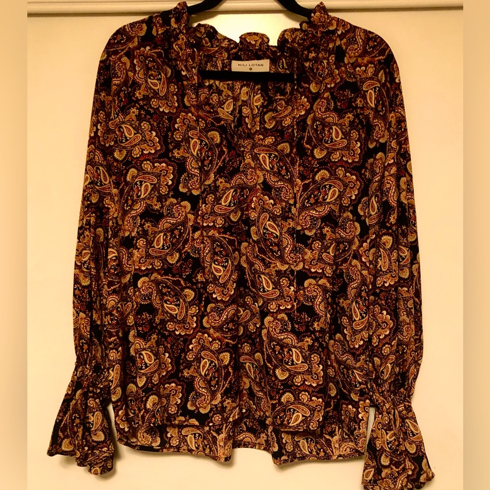 NILI LOTAN beautiful blouse with ruffles and big balloon sleeves. EUC size M